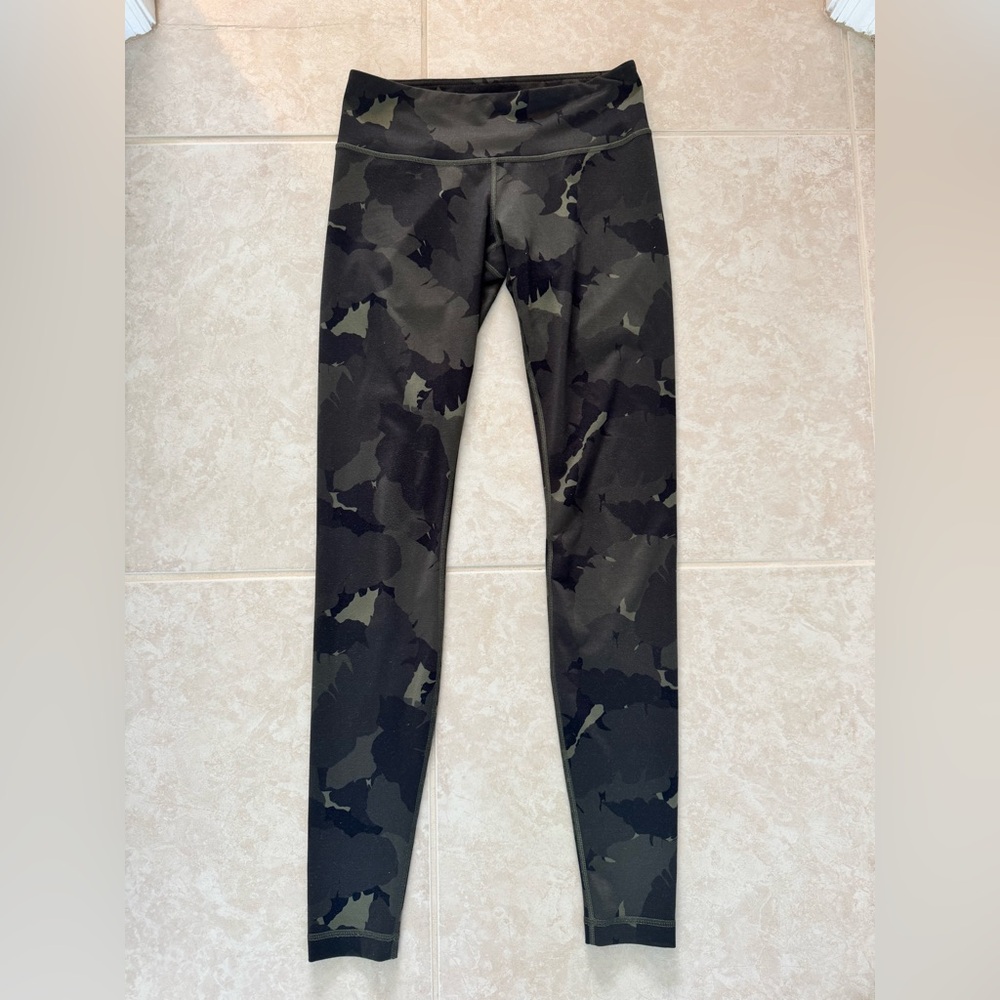 Lululemon Camouflage Leggings , great condition